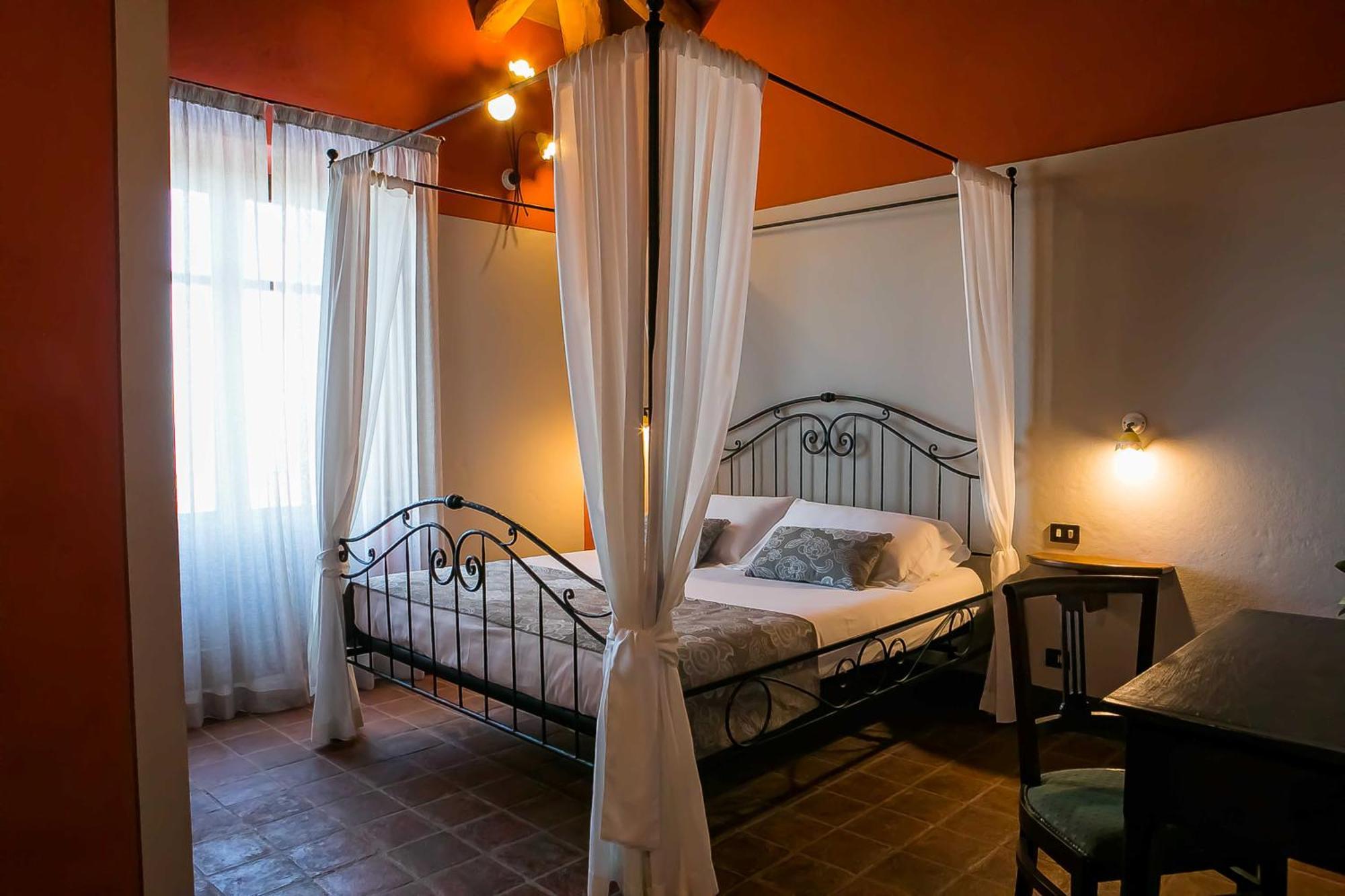 Agriturismo La Torricella Monforte dʼAlba Zewnętrze zdjęcie
