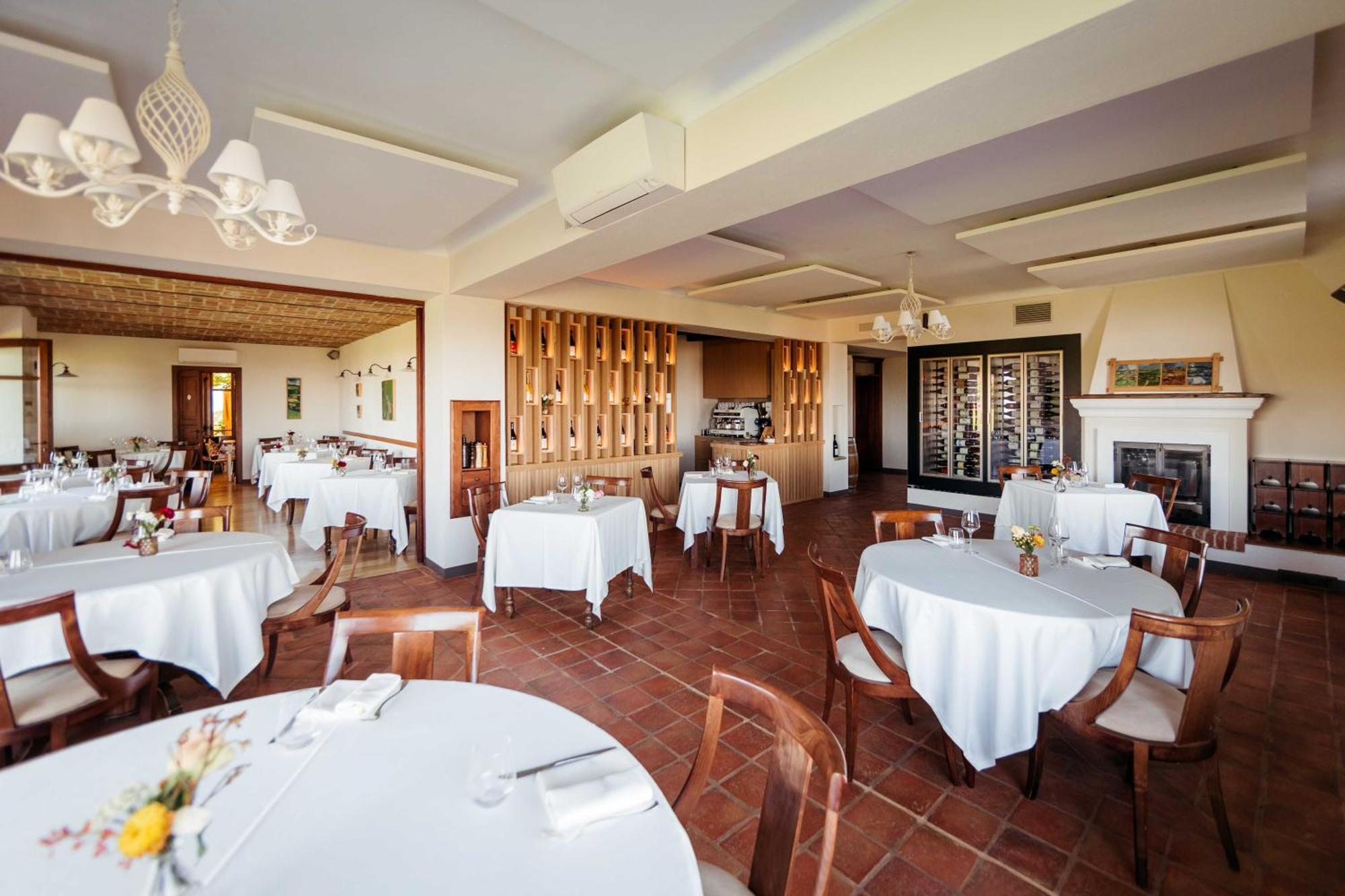 Agriturismo La Torricella Monforte dʼAlba Zewnętrze zdjęcie