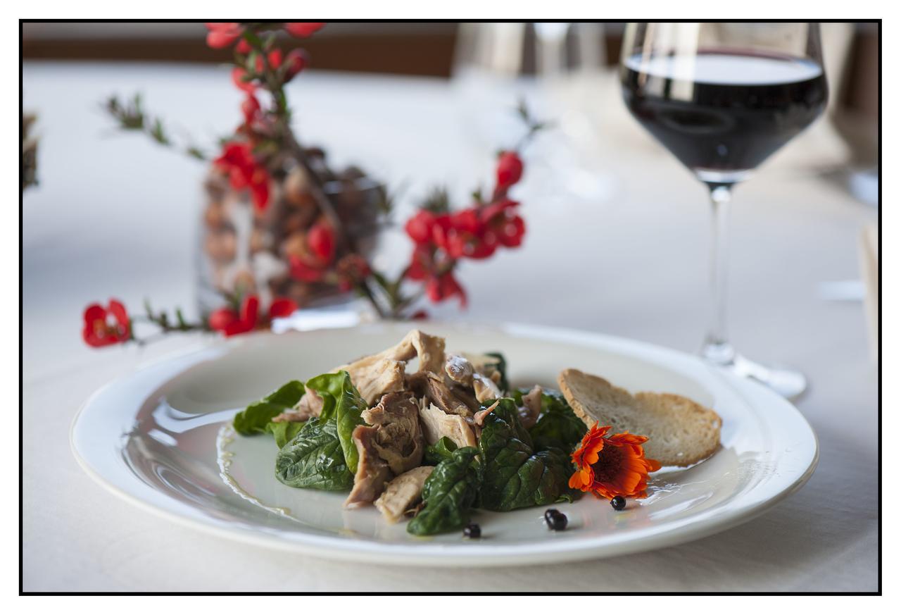 Agriturismo La Torricella Monforte dʼAlba Zewnętrze zdjęcie