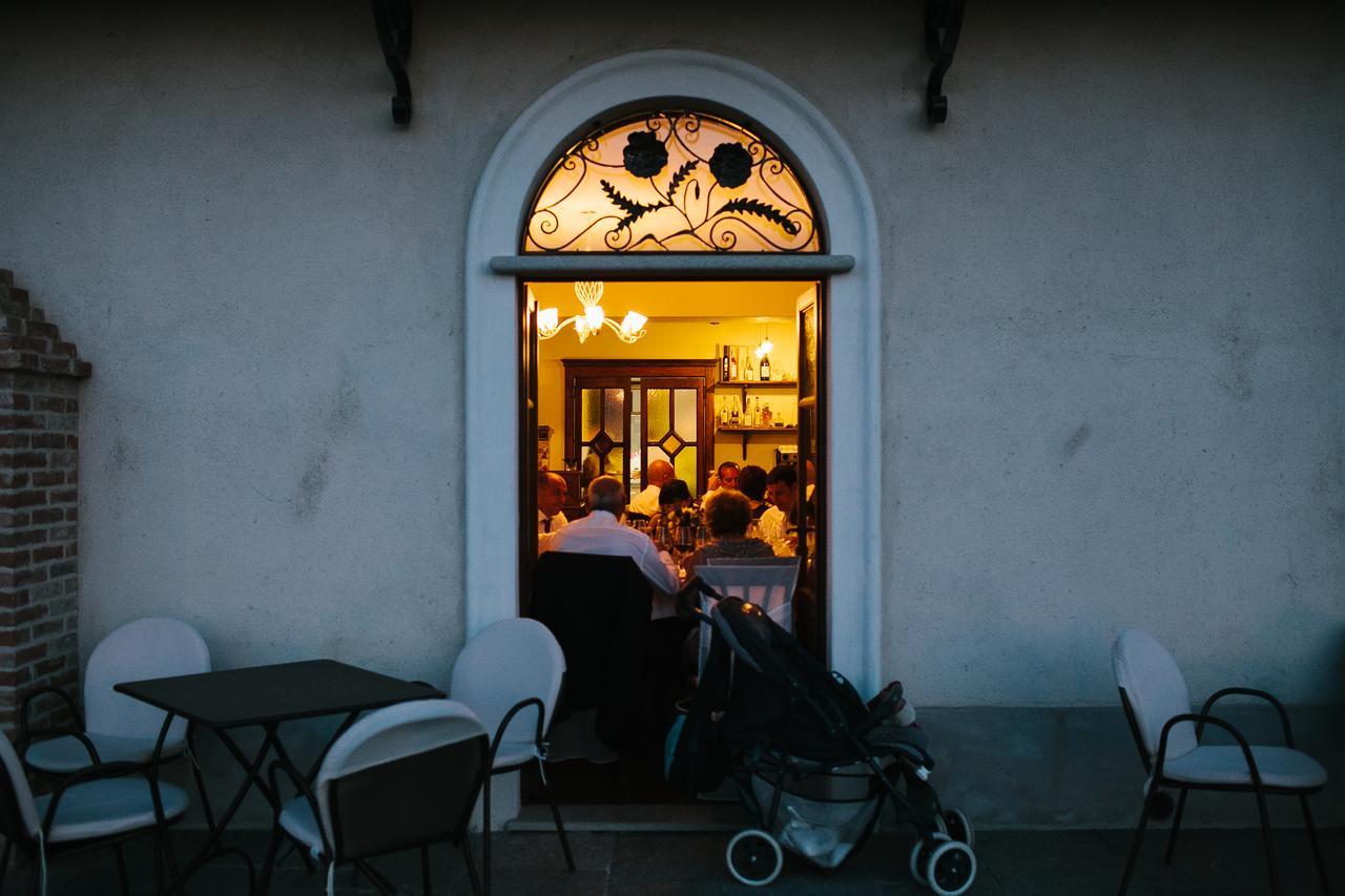 Agriturismo La Torricella Monforte dʼAlba Zewnętrze zdjęcie